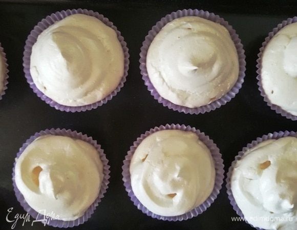 Готовая меренга должна быть полностью сухой.