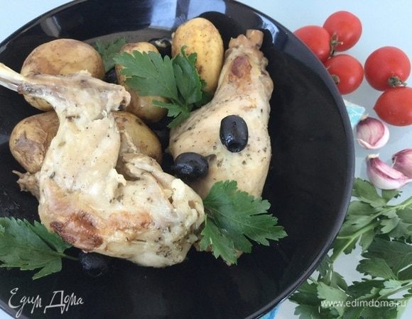 Кролик получается очень нежным. Приятного аппетита!