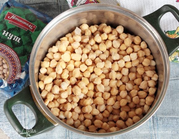 Для нутового крема необходимо предварительно замочить нут ТМ «Националь» в холодной воде на ночь.