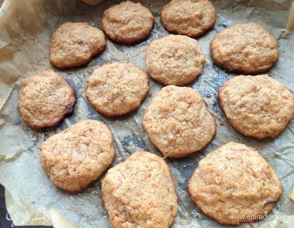 Верх я присыпала коричневым сахаром для корочки.