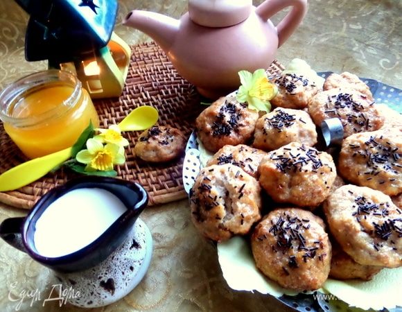 Подала с молоком.