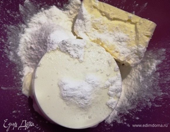 Выложим все ингредиенты для начинки.