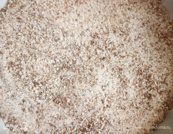 Пропустить через мясорубку сухари.