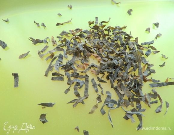 Еще уместно добавить в рыбный суп морскую капусту.