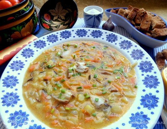 Подаем сухарики рядом или по желанию прямо в супчик.