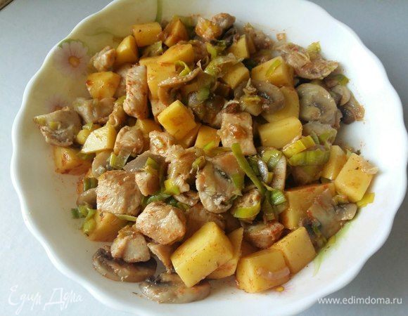 Добавить содержимое сковороды, перемешать.