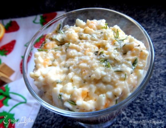 Закрыть яичным слоем.