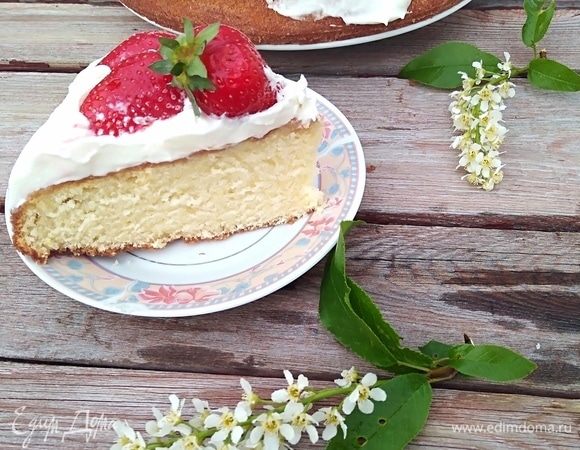 Этот торт влюбил в себя всех, кто его пробовал. Он очень вкусный и нежный. И вам тоже понравится, я уверена. А я обязательно повторю его с другой ягодой!