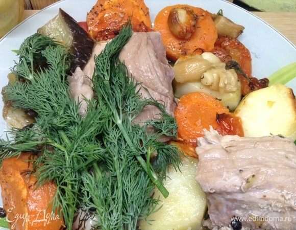 Суть этой фантазии на тему дымлямы — возни поменьше, ароматы те же, почти все овощи можно сохранить как гарнир. Все просто! Итак.