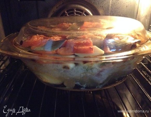 Вот видно, что через минут 40–50 появится сок, и в нем и будет мясо «доходить».