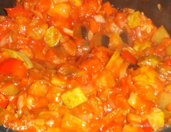 Обжаривать в течении 7 минут, помешивая.