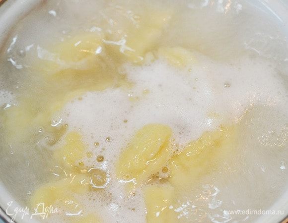 Отварите в кипящей подсоленной воде до готовности.