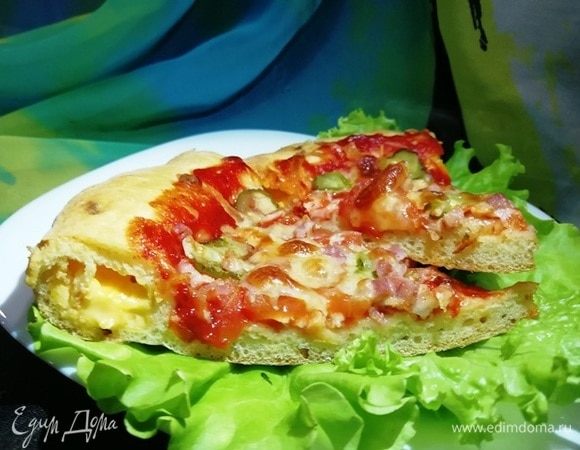 Пицца со вкусным сырным краешком готова!