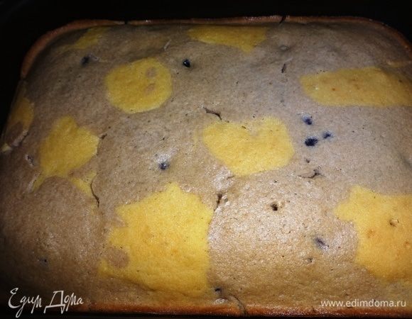 Наш пирог «Дружба» готов. Вот так он выглядит готовым в форме, интересно и нарядно.