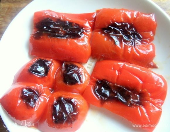 Еще у меня было несколько кусочков перца, обжаренного на сковороде гриль. Он идеально подошел.