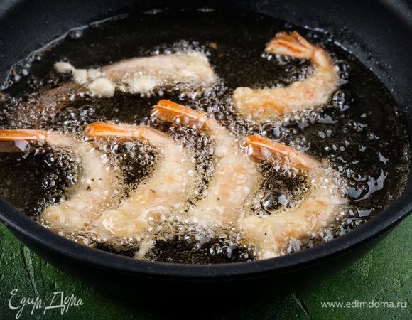 Они жарятся быстро, всего 2–3 минуты. Главное, чтобы подрумянилась корочка.