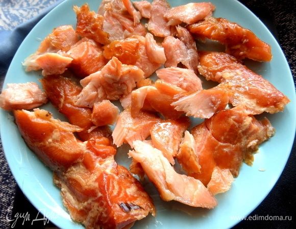 В это время отделить рыбку от костей.