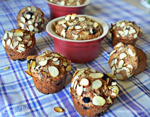 Готовность маффинов проверяйте с помощью деревянной палочки.