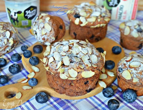 Готовые маффины остудите и посыпьте сахарной пудрой. Приятного вам аппетита!