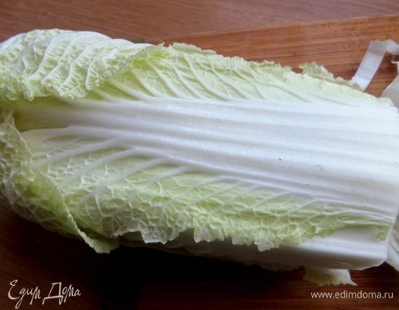 У пекинской капусты использовать будем грубую часть, которая не идет в салаты.