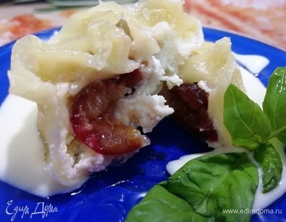 Красавцы в разрезе. Много вкуснейшей начинки и тонкое тесто.