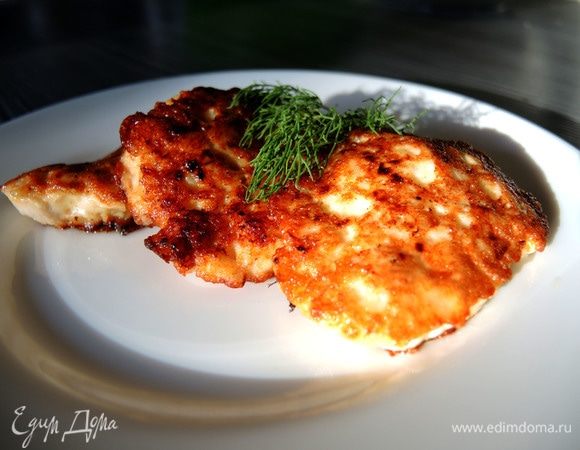 Выкладывать смесь ложкой в разогретую с растительным маслом сковороду, как на оладьи. Обжаривать с обеих сторон до румяности. Приятного аппетита!