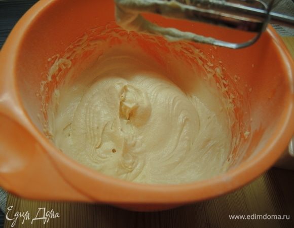 Перемешиваем миксером до однородности.
