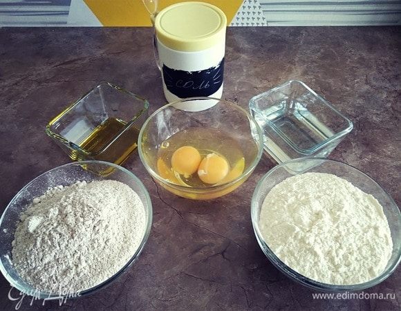 Подготавливаем ингредиенты для теста.