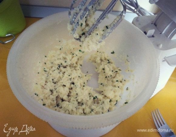 По вкусу добавляем соль и еще раз перемешиваем.