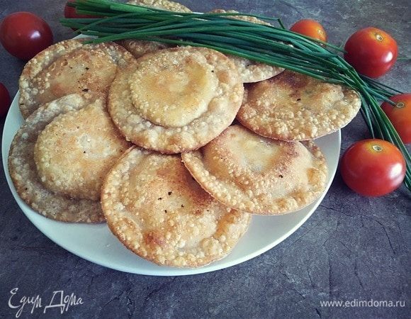 Тесто мягкое, тонкое и хрустящее. Очень вкусно, попробуйте! Приятного аппетита!