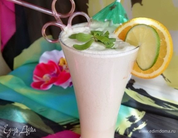 Можно подать просто в бокале.