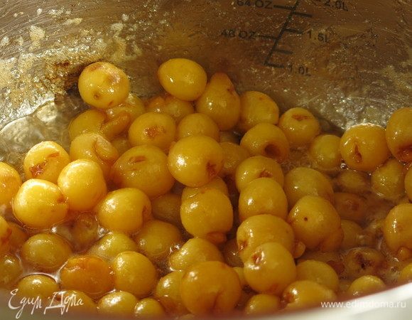 Ставим варить и провариваем после закипания 2 минуты. Желфикс растворяется.