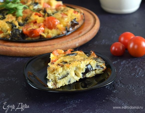 Выпекать при 180°C 30–35 минут. Кекс остудить, достать из формы и нарезать. Приятного аппетита!