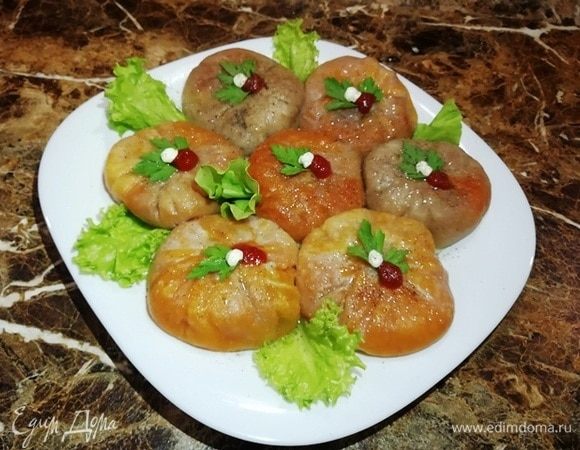 А вот хинкали получились не такие яркие. Вода забирает цвет у теста.