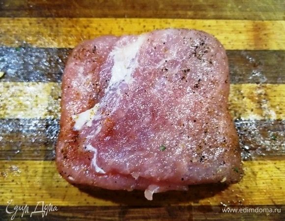 Сворачиваем края конвертиком.