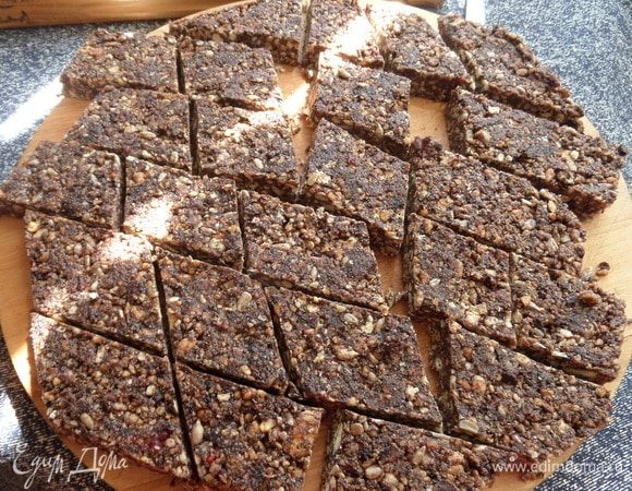 Разрезать на ромбики или квадратики.