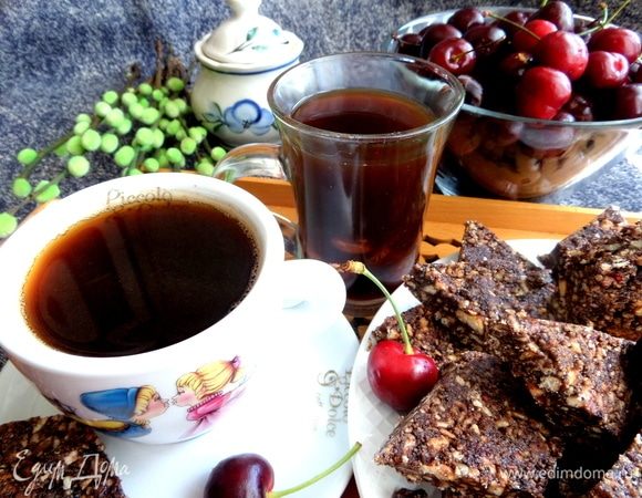 Дополнительным бонусом подала интересный ягодный кофе: https://www.edimdoma.ru/retsepty/117250-kofe-s-chereshney-vishney.