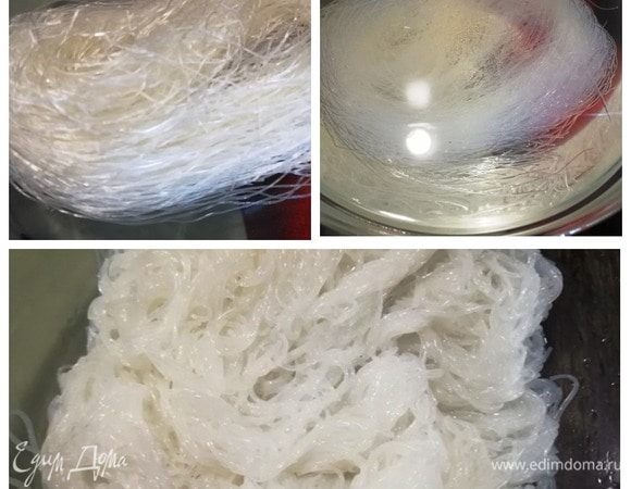 Фунчозу заливаем кипятком. Оставляем на 5 минут. Хорошо промываем под холодной водой. Все готово, осталось собрать суп.