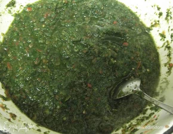 Добавить соль, перемешать. Разложить в чистые стерильные банки. Хранить в холодильнике. Удачных заготовок!