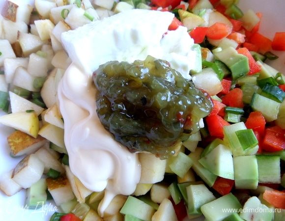 И еще дети мои очень часто везде применяют огуречный соус, и я им воспользовалась.