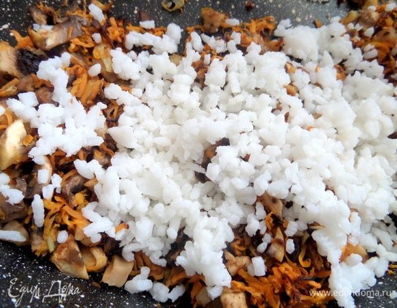 В прослойку я добавить горсть риса, но это не обязательно.
