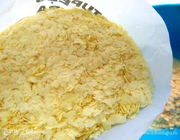 Для быстроты я использовала картофельные хлопья местного производства.