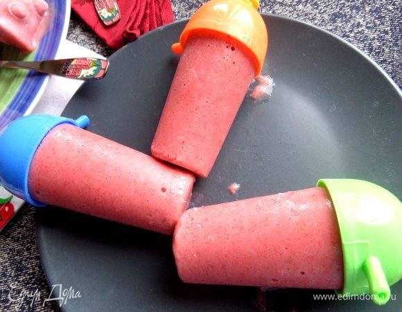 Мои старые формочки не сразу расстаются с мороженым, надо ополоснуть их под краном горячей водой и тогда все получится.