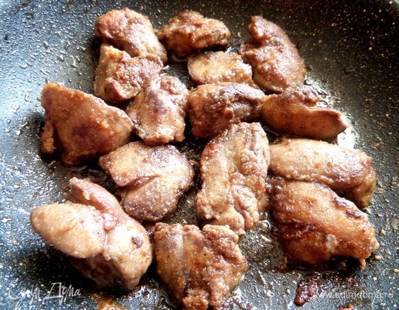 Обжарить с двух сторон до золотистости.