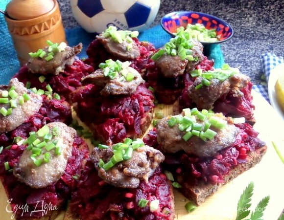 Посыпать зеленым луком.