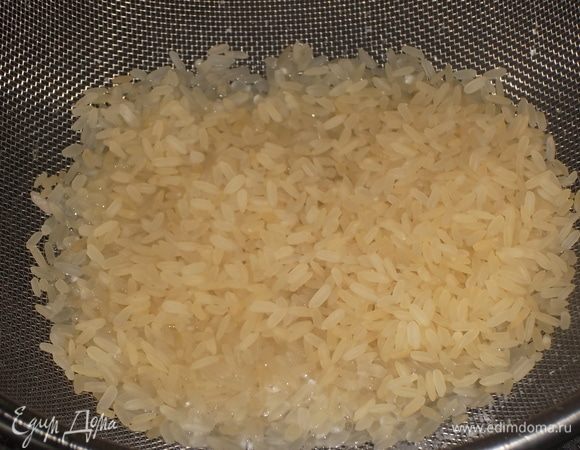 Рис отварить на пару до готовности.