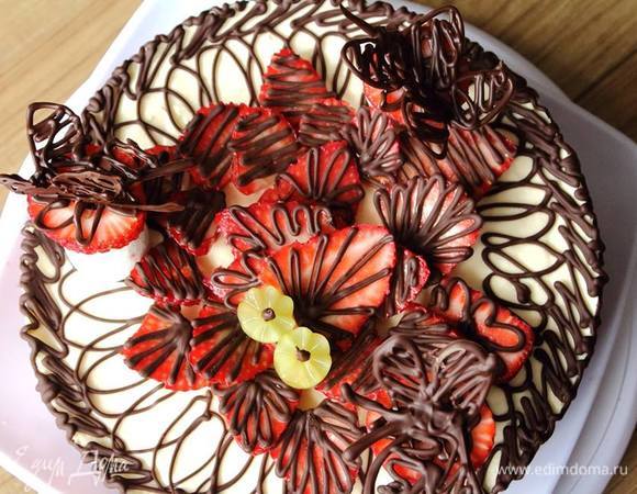 Я поливаю пюбимым шоколадом, мне без него никакой торт не звучит:))