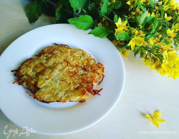 Жарим драники.