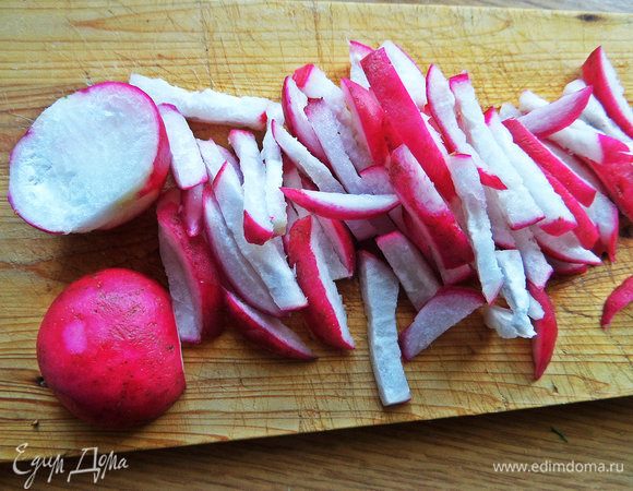 Редис — соломкой.