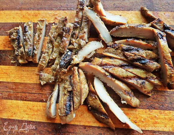 Нарезала соломкой.